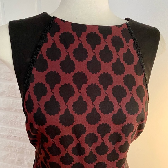 Rachel Roy Fitted Pencil Dress In Burgundy & Black Print - Picture 3 of 8